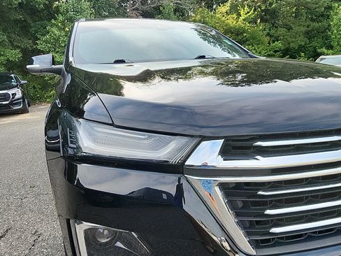 Used 2023 Chevrolet Traverse LT w/ LPO, Floor Liner Package AWD/4WD image 9