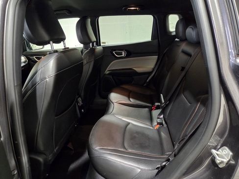 Certified 2024 Jeep Compass Limited image 12