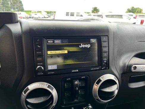 Used 2015 Jeep Wrangler Unlimited Rubicon w/ Dual Top Group image 21