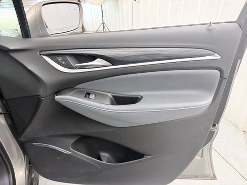 Used 2018 Buick Enclave Essence AWD/4WD image 40