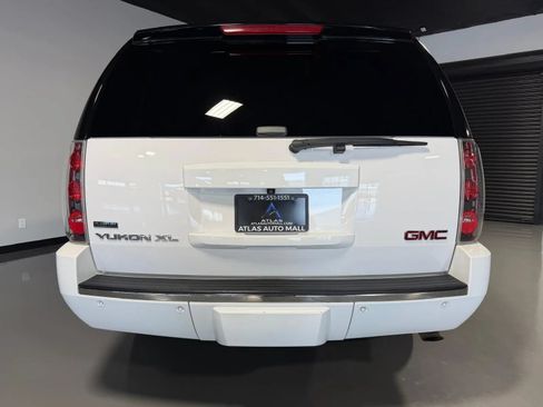 Used 2012 GMC Yukon XL Denali RWD image 5