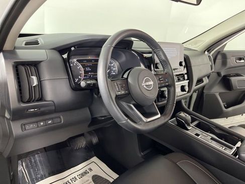 Used 2023 Nissan Pathfinder SL w/ SL Premium Package FWD image 21