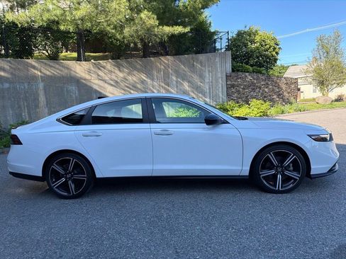 Used 2023 Honda Accord Sport image 7