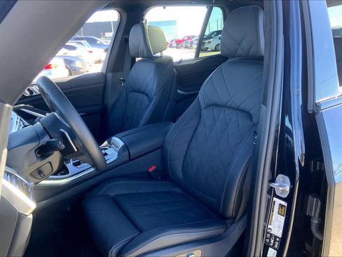 Certified 2025 BMW X5 M60i w/ Executive Package image 7