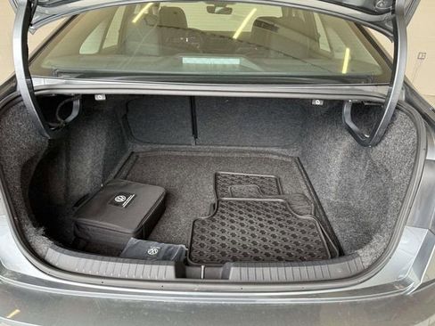 Used 2024 Volkswagen Jetta SE image 17