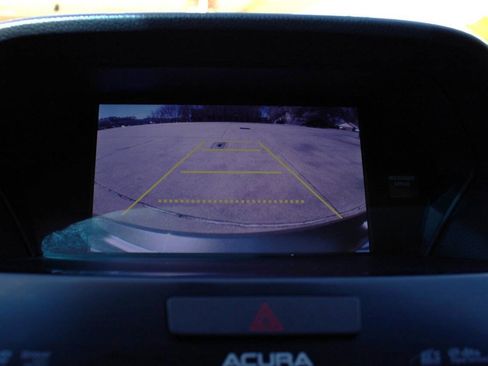 Used 2013 Acura ILX w/ Technology Package image 9