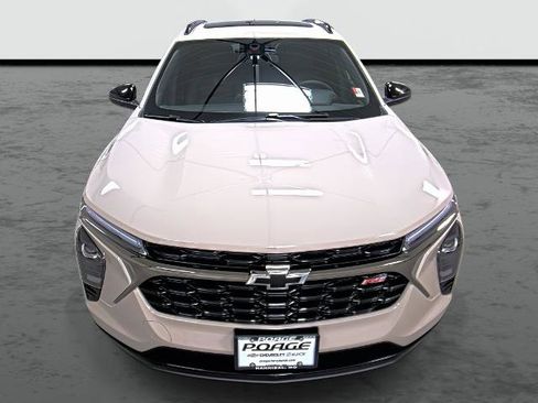 New 2026 Chevrolet Trax RS w/ Sunroof Package FWD image 6