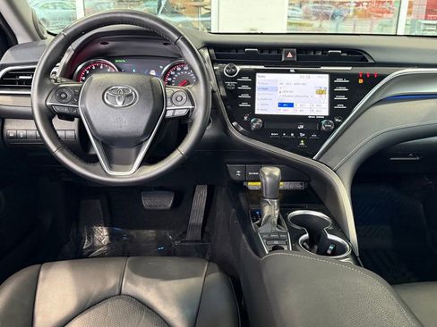 Used 2018 Toyota Camry XSE image 29