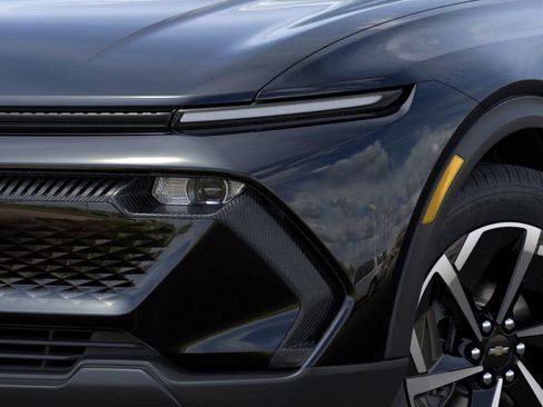 New 2026 Chevrolet Equinox EV LT image 10