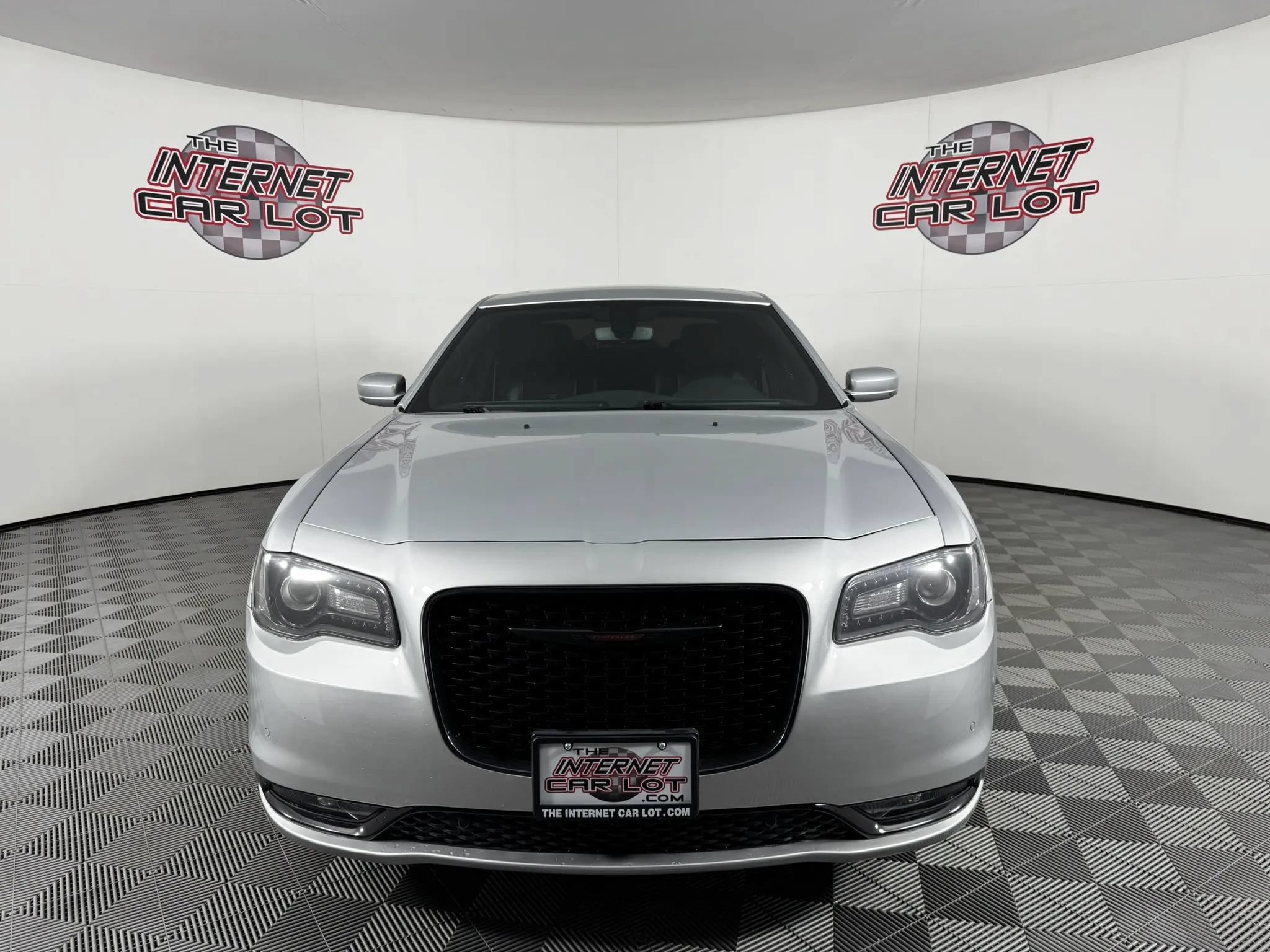Used 2023 Chrysler 300 S RWD image 2