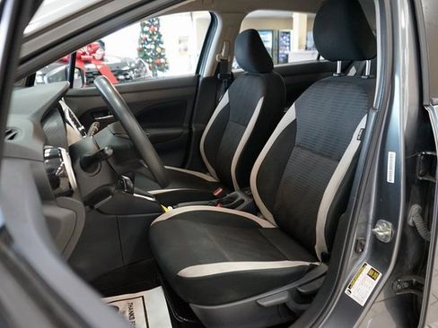 Used 2021 Nissan Versa SV image 2