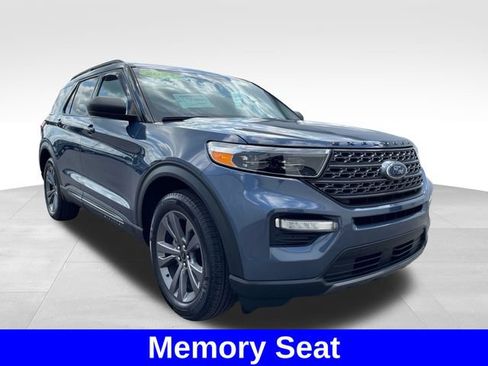 Used 2021 Ford Explorer XLT w/ Equipment Group 202A AWD/4WD image 7
