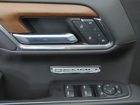 Used 2023 GMC Sierra 1500 Denali w/ Technology Package image 23