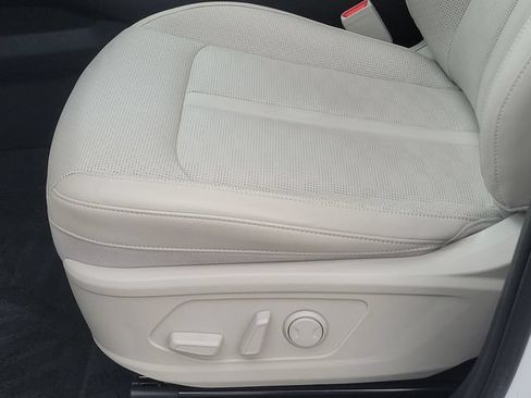 Used 2024 Kia Sorento S w/ Panoramic Sunroof Package FWD image 22