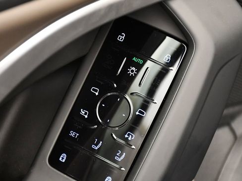 Certified 2025 Audi Q5 Premium w/ Convenience Package image 32