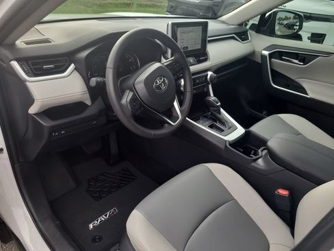 Used 2025 Toyota RAV4 XLE Premium FWD image 21