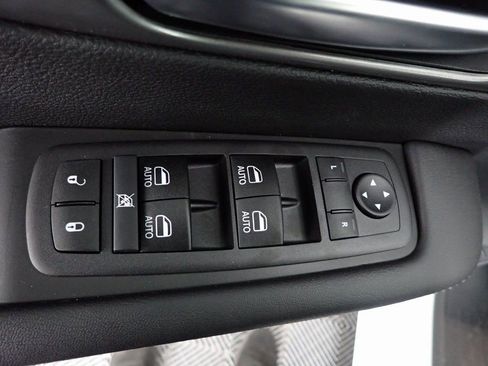 New 2026 Chrysler Pacifica Select image 20