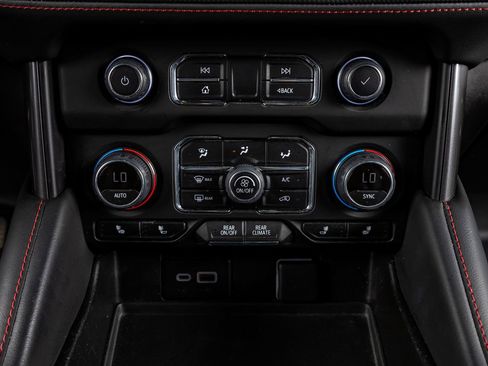 Used 2023 Chevrolet Suburban RST w/ Sport Performance Package image 28