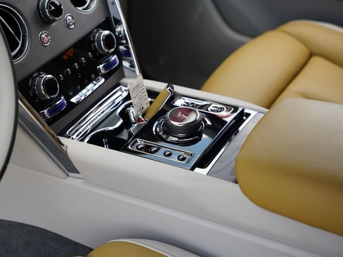 Used 2025 Rolls-Royce Cullinan AWD/4WD image 20