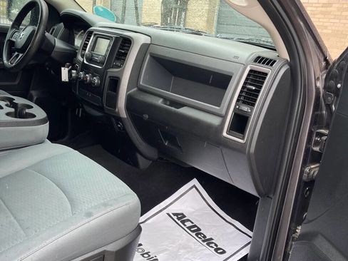 Used 2017 RAM 1500 Express RWD image 11