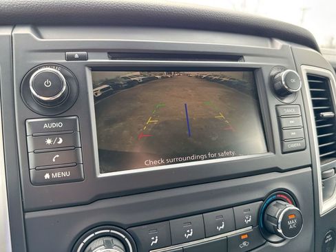 Used 2019 Nissan Titan S image 15