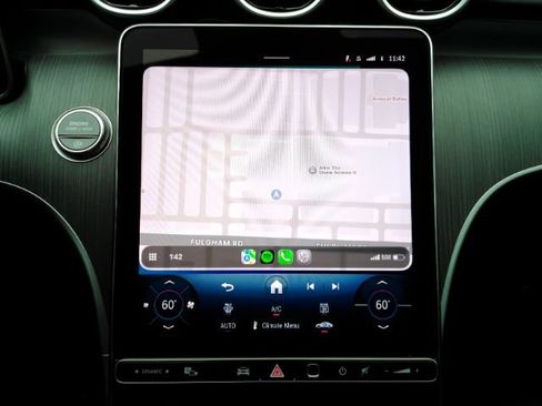 Used 2025 Mercedes-Benz C 300 Sedan image 12