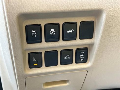 Used 2018 Nissan Pathfinder Platinum image 38