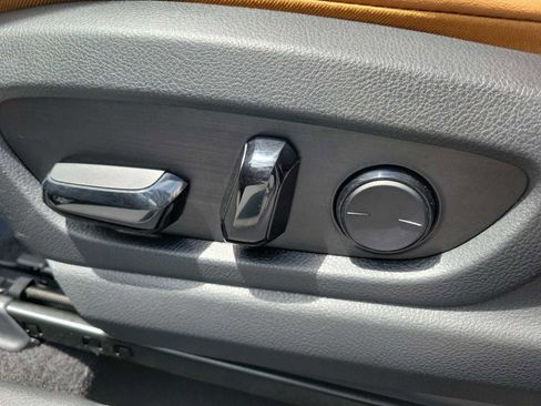 Used 2021 Lexus UX 200 w/ Accessory Package (Z1) FWD image 17