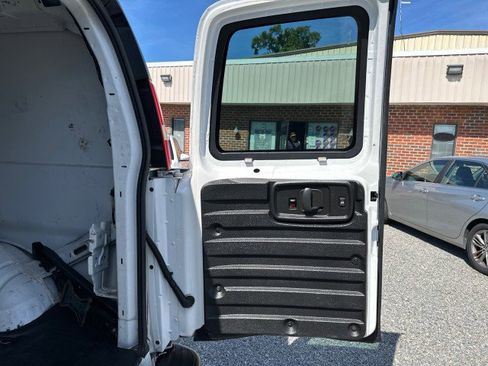 Used 2017 Chevrolet Express 2500 RWD image 26