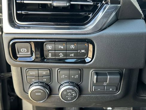 New 2026 GMC Yukon Denali w/ Advanced Technology Package image 18