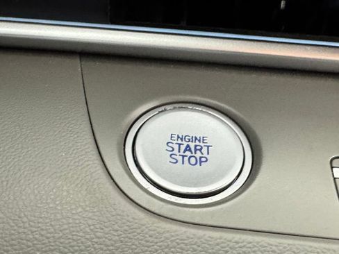 Used 2024 Hyundai Elantra SEL FWD image 21