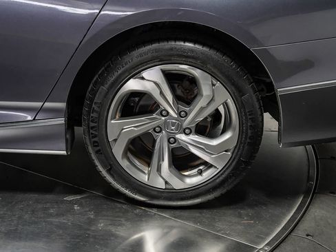 Used 2018 Honda Accord EX image 10