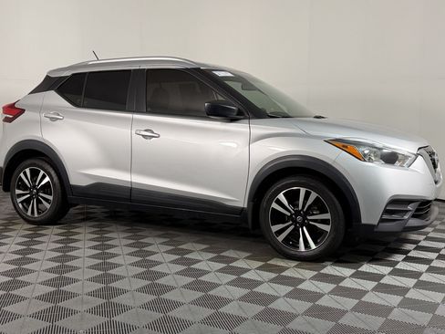 Used 2020 Nissan Kicks SV FWD image 6