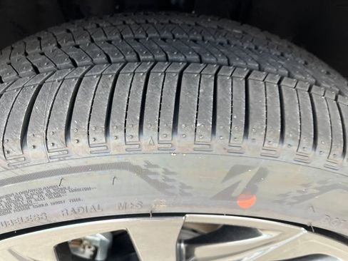 New 2025 Toyota Crown Signia image 28