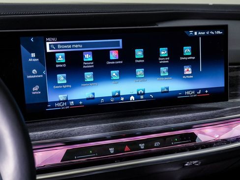 Used 2025 BMW 740i xDrive image 28