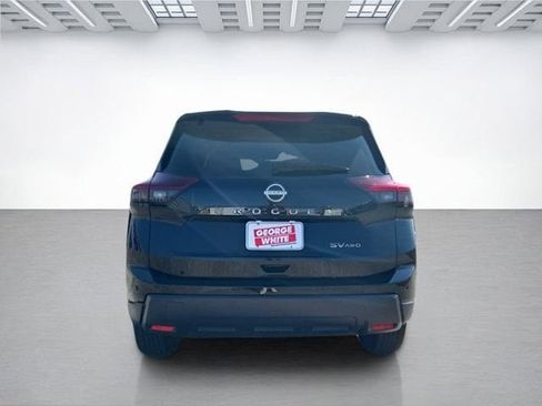 Used 2024 Nissan Rogue SV image 5