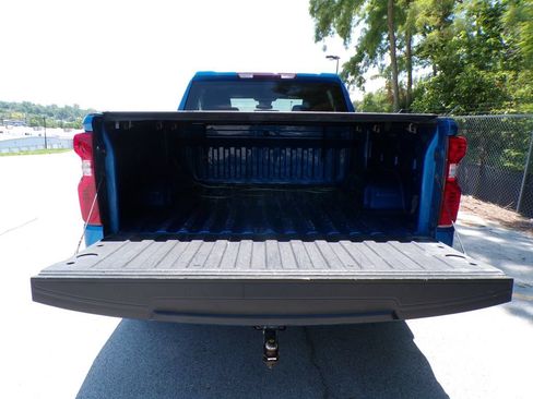Used 2023 Chevrolet Silverado 1500 LT w/ Z71 Off-Road Package AWD/4WD image 19