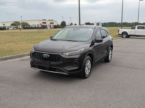 Used 2023 Ford Escape Active AWD/4WD image 7