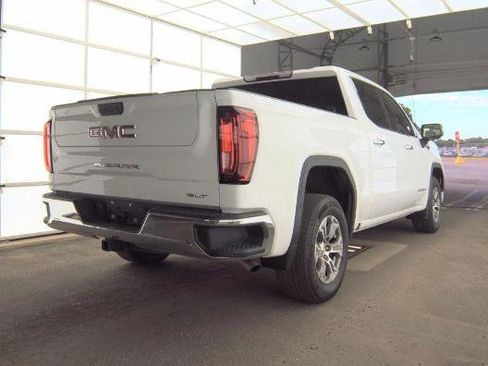 Used 2024 GMC Sierra 1500 SLT image 3