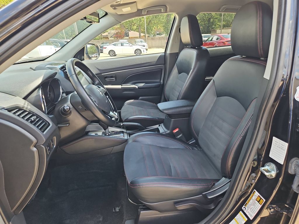 Used 2025 Mitsubishi Outlander Sport SE AWD/4WD image 25