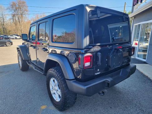 Used 2018 Jeep Wrangler Unlimited Sport S AWD/4WD image 7