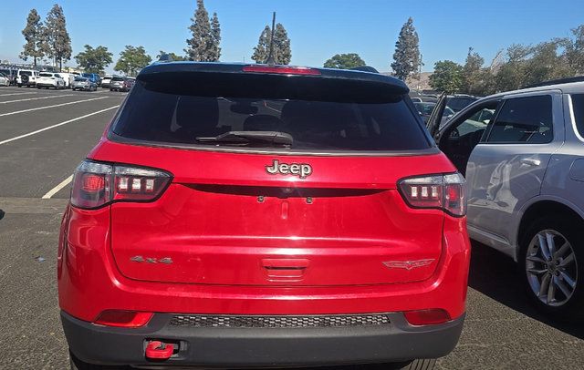 Used 2020 Jeep Compass Trailhawk AWD/4WD image 12