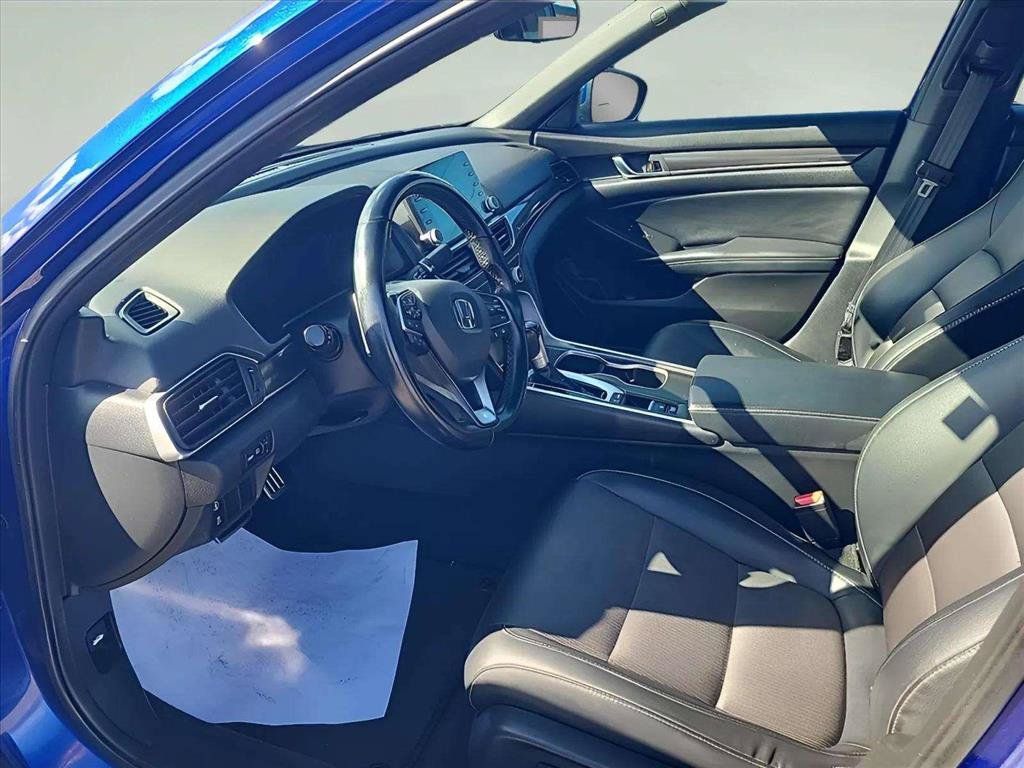 Used 2018 Honda Accord Sport image 11