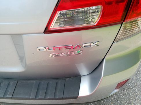 Used 2012 Subaru Outback 2.5i AWD/4WD image 11