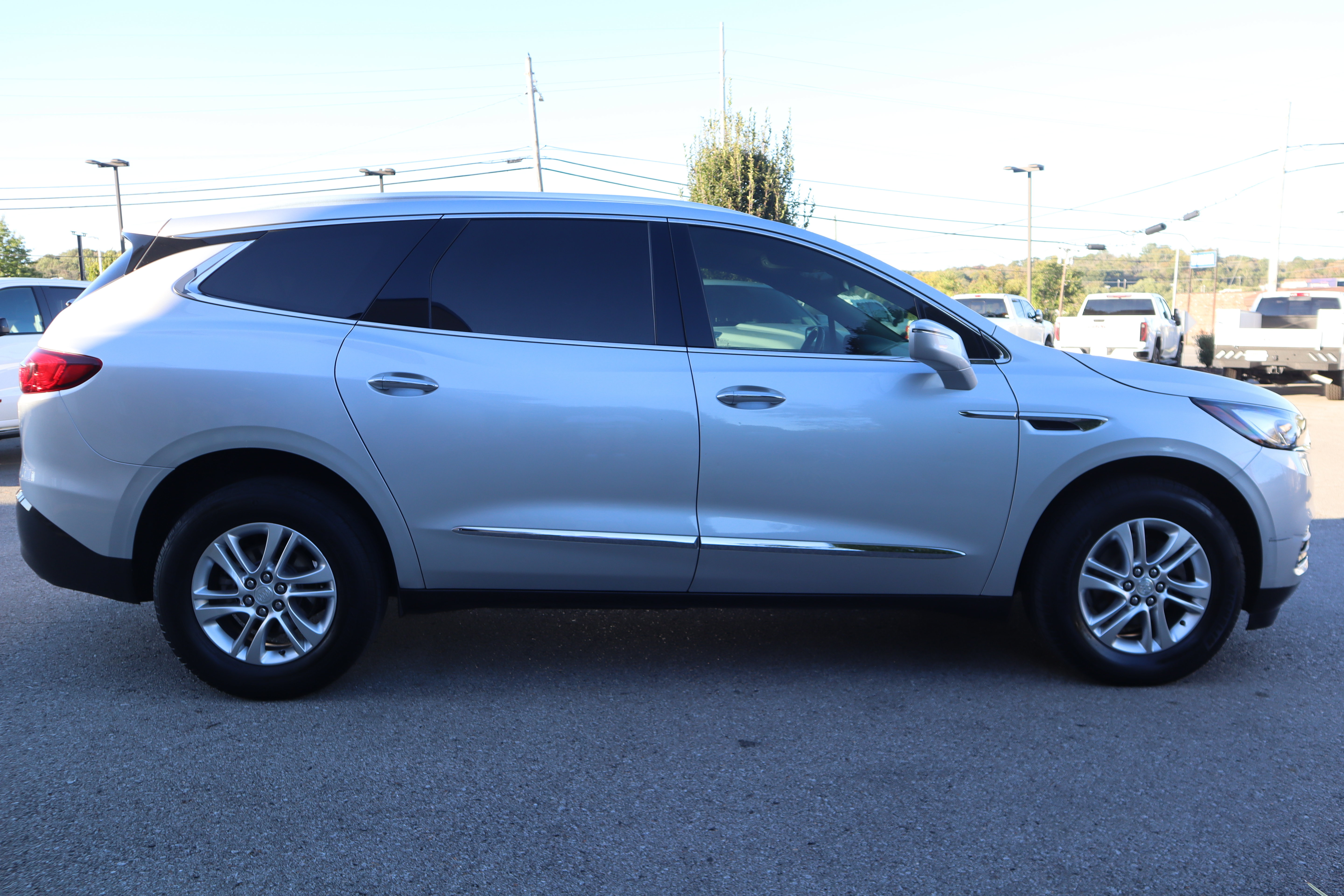 Used 2020 Buick Enclave Essence FWD image 6