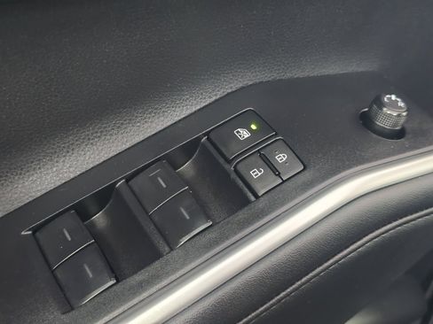 Certified 2025 Toyota Highlander LE FWD image 22