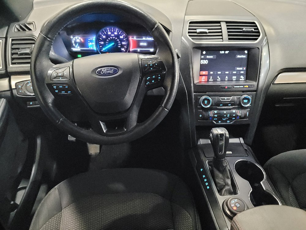 Used 2018 Ford Explorer XLT w/ Equipment Group 201A AWD/4WD image 22