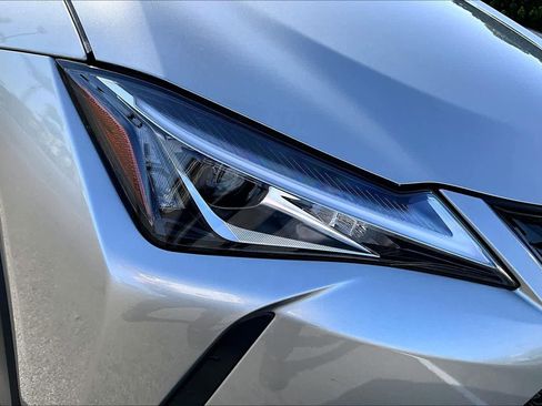 Used 2020 Lexus UX 200 w/ Premium Package image 26