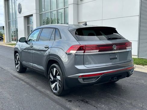 Certified 2024 Volkswagen Atlas Cross Sport SE AWD/4WD image 6
