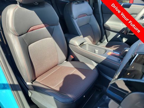 Used 2025 Nissan Kicks SR FWD image 18